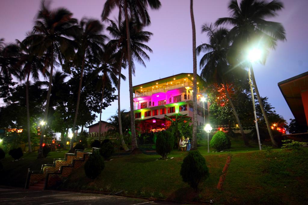 Delma Mount View Hotel แคนดี้ ภายนอก รูปภาพ